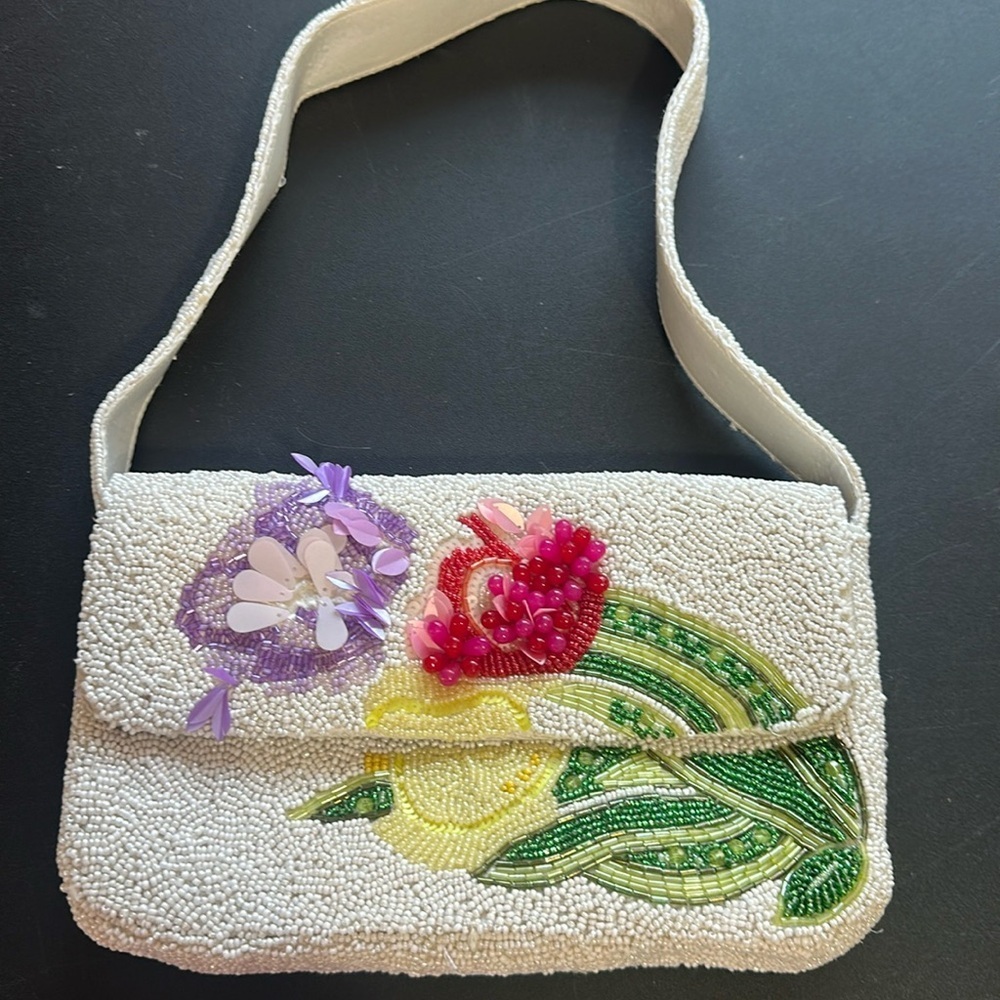 Floral/Tulip Beaded Made in India Shoulder Bag (NWT)